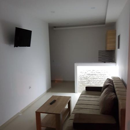 Avdiu Apartment Улцинь Екстер'єр фото